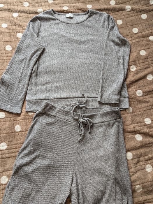 Продам костюм сірий