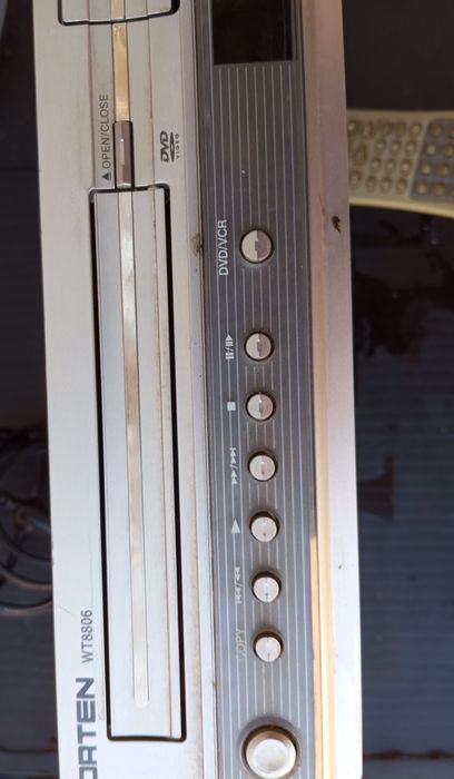 Leitor de DVD e VHS
