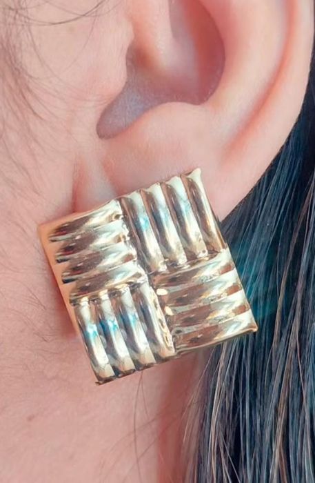 Brincos luxo, zirconia folheado a ouro 18k e prata 925.