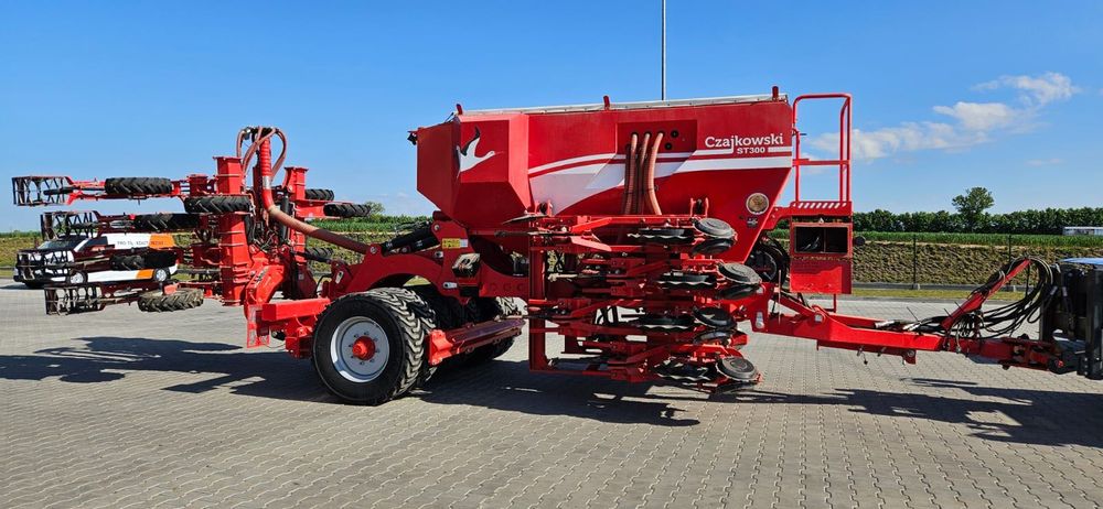 Siewnik Czajkowski ST300 z przystawką do wysiewu zbóż i rzepaku PS300