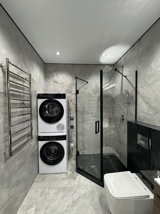 Велика 1-кімнатна квартира видова на Міське Озеро