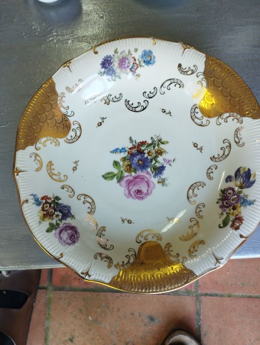 Prato em porcelana