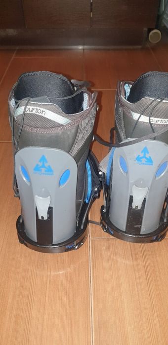 Buty i zapięcia snowboardowe.