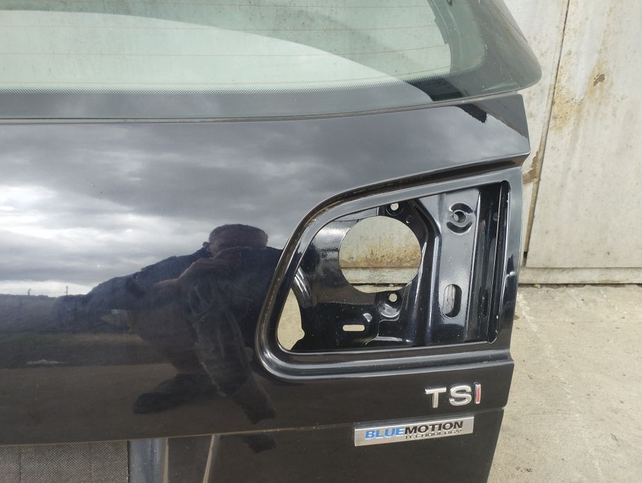 Крышка багажника Passat B6
