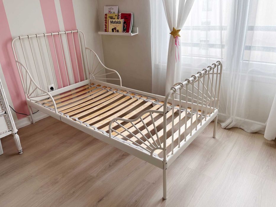 Cama Ikea MINNEN branca com estrado e sem colchão