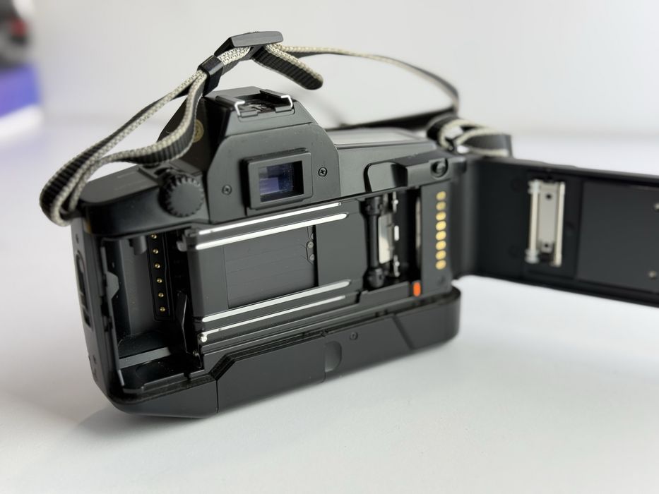 Продам фотоапарат Canon EOS 650