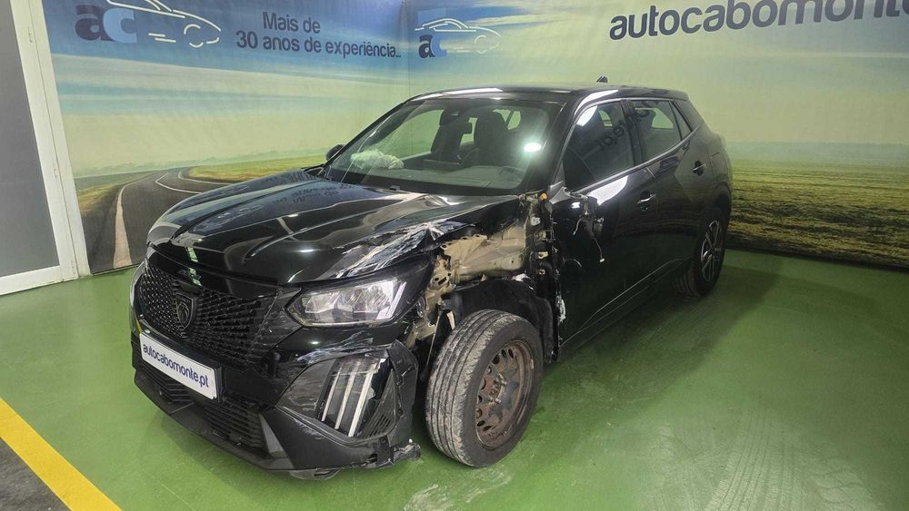 Peugeot e-2008 50 Kwh Active - Salvado