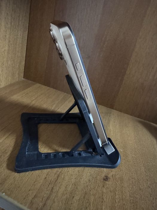 Продам iphone 16 pro