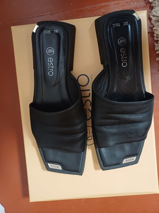 Кожані шльопанці