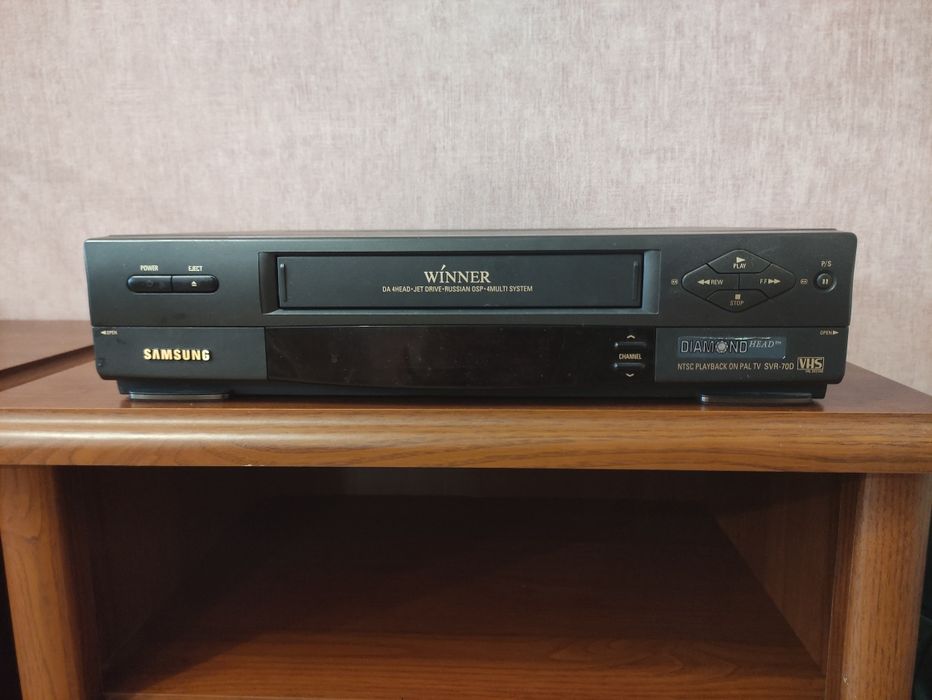Відеомагнітофон Samsung SVR-70D