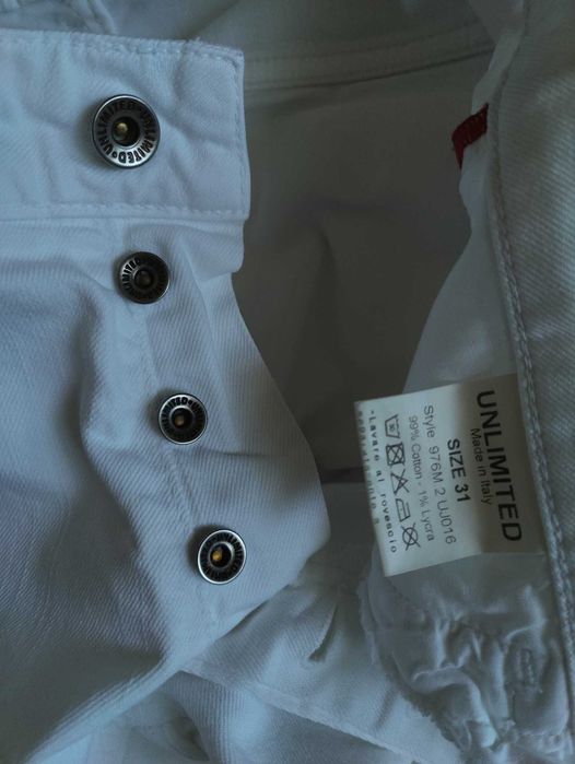 Джинсы Unlimited jeans Италия w31 stretch white.
