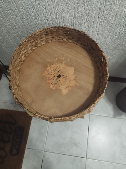 Ninho de gato em madeira