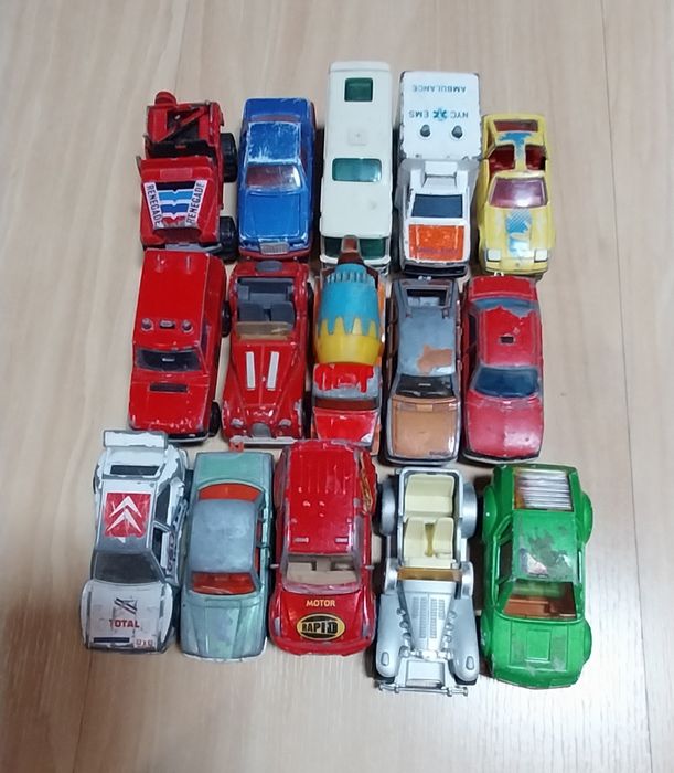 Lote de 15 miniaturas antigas Majorette