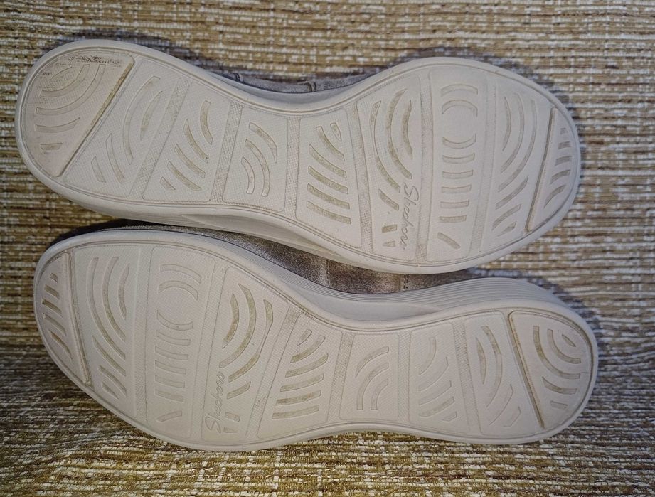 Полусапожки женские Skechers .Размер 38 .Стелька 24,8 см