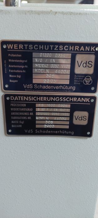 Cofre só manípulo e chave