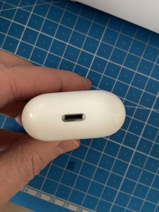 Навушник лівий Airpods з кейсом