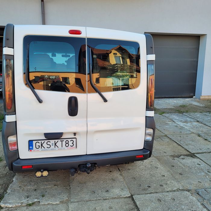 Renault trafic 9 miejsc