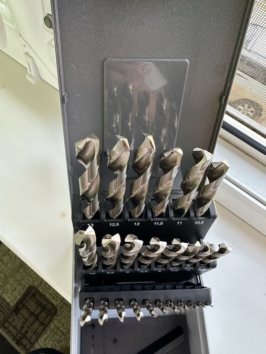 Набор сверел по металу , новый.