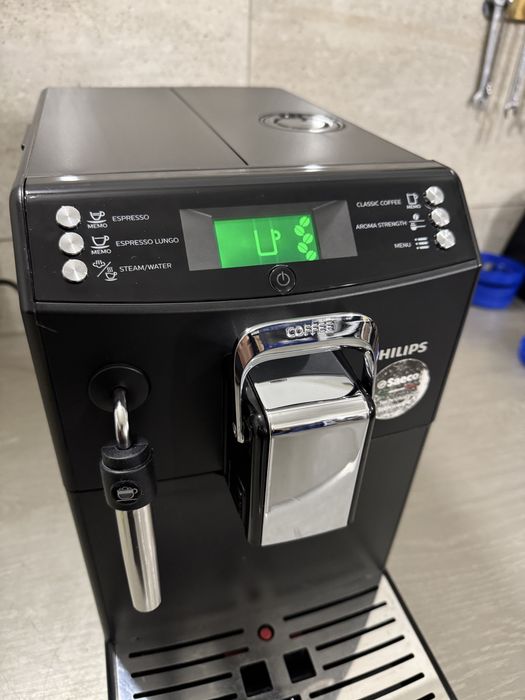Кофемашина Saeco Philips HD8841