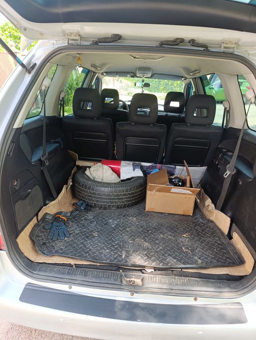 продам мінівен Mazda MPV 2004 р.в. 2.3 газ/бензин