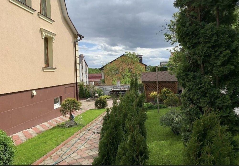 Здається чудовий 4 кімнатний Будинок на Старому Місті.