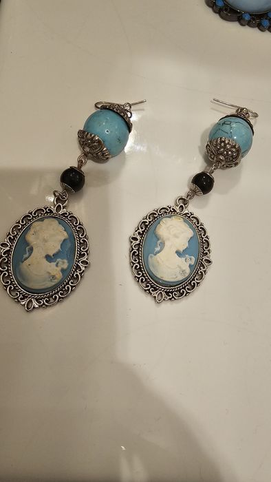 Vendo 1 par de brincos feitos à mão e pendente para gargantilha