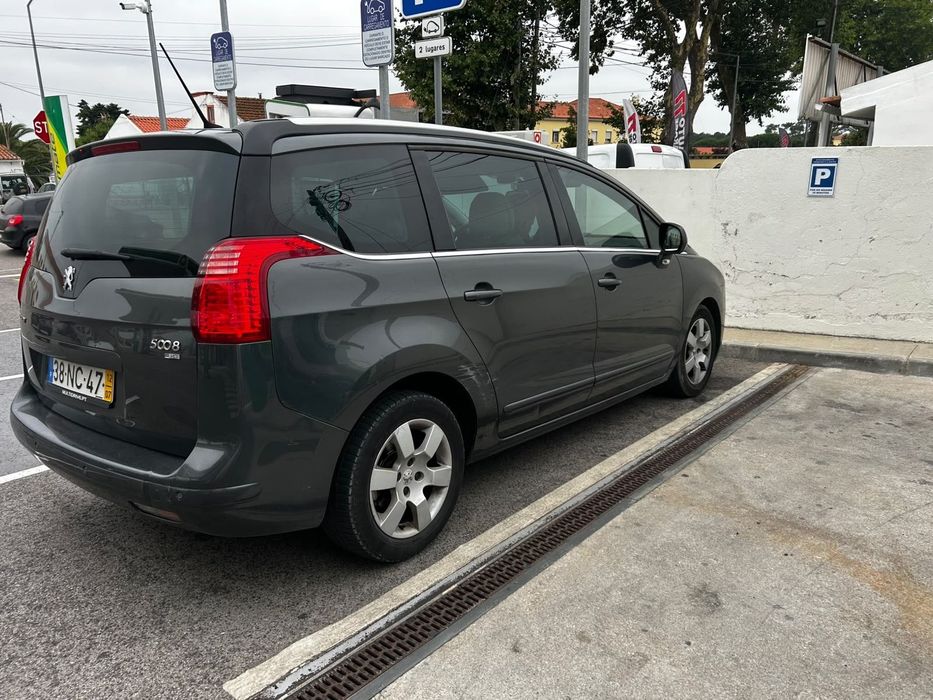 Peugeot 5008, 2013року foto 4