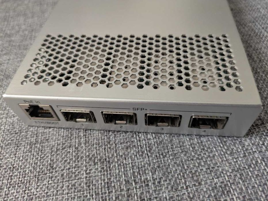 MikroTik CRS305-1G-4S + IN