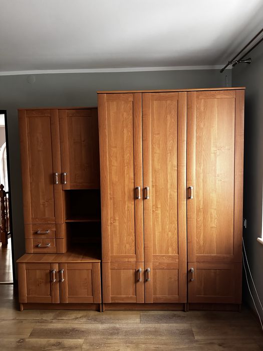 Drewniana meblościanka