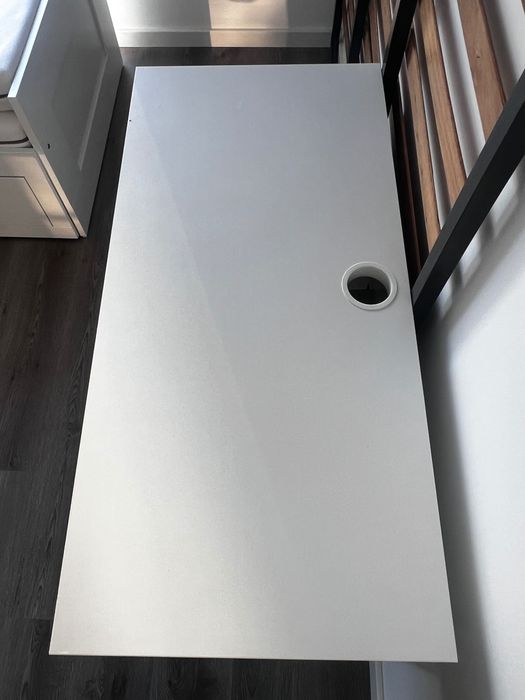 Secretária Ikea
