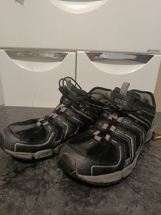 Продам кроссовки Ecco 41-42