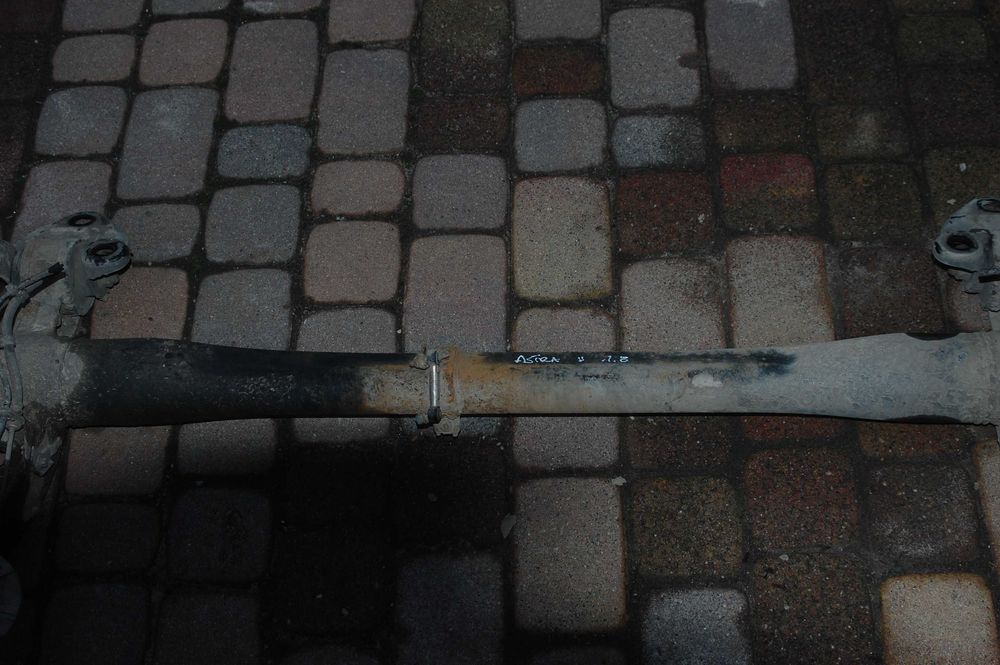 Belka zawieszenia Opel Astra H