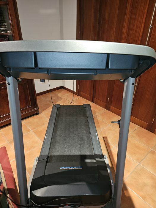 Passadeira corrida e bicicleta elíptica