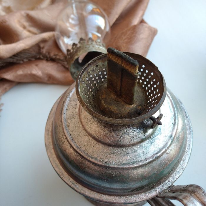 Керосиновая лампа.