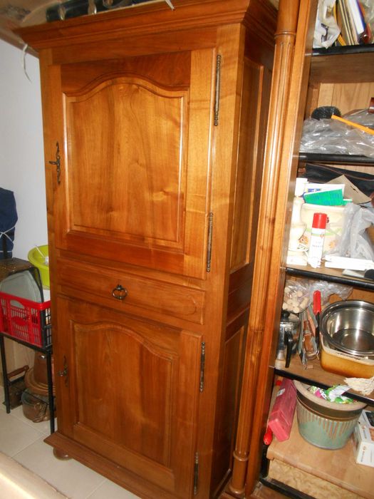 superbes armoires en bois de noyer d excellente qualité