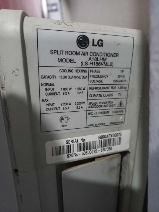 Київ. Центр. Продам кондіціонер LG, 18 головка.  Зовнішній блок працюе. Внутрішній залило водой, не працюе плата управління.