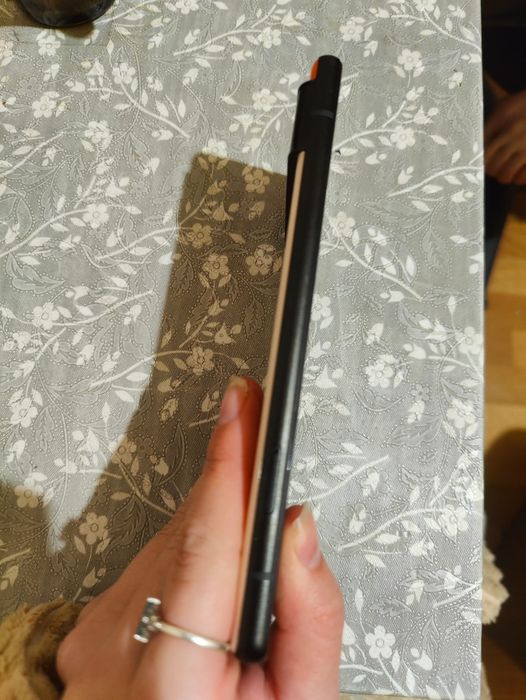 Обмен pixel 6 8/128 neverloc