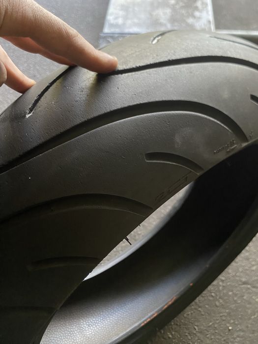 Pneu de Mota 190/50/17 - Michelin Pilot Road 2