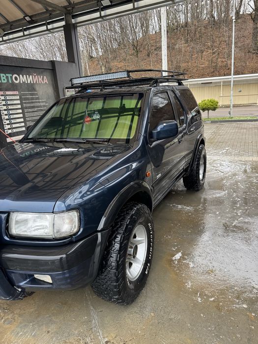 Опель фронтера б 2000 рік