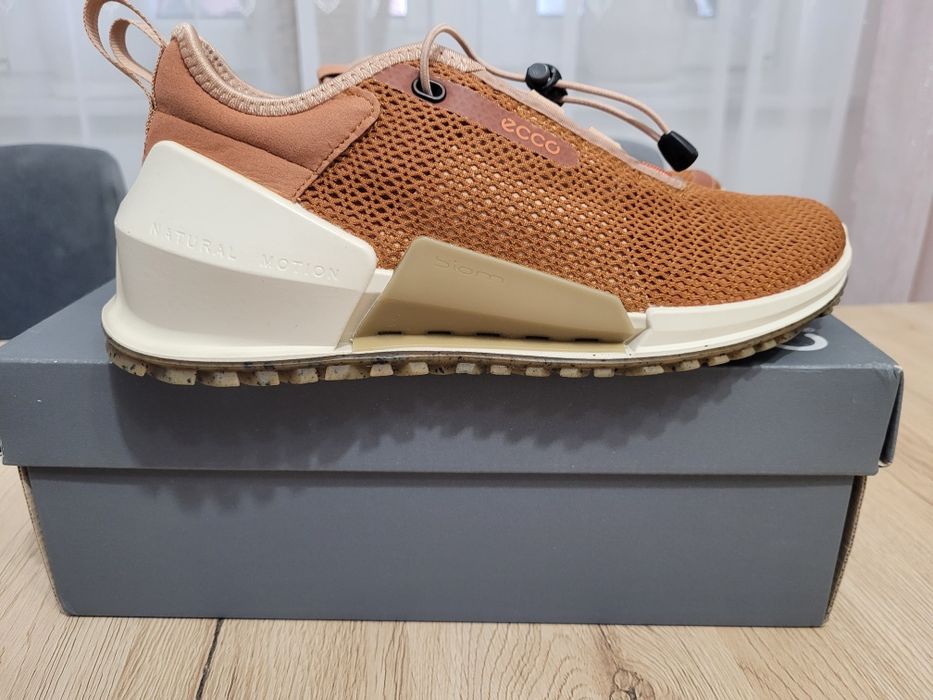 Buty Ecco biom 37