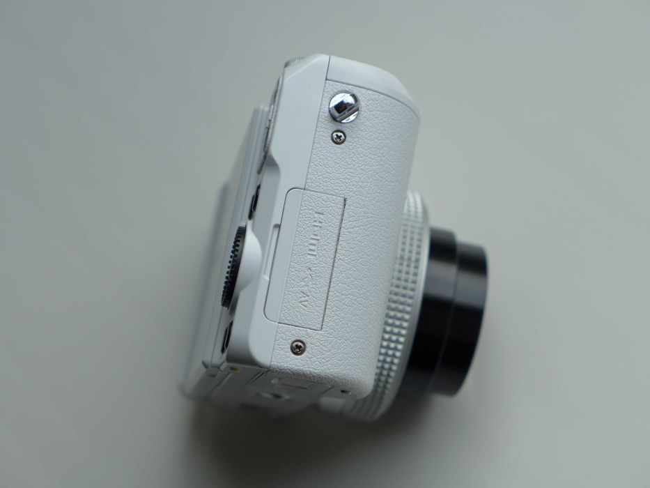 Samsung EX2F / Премиум компакт/ Селфи экран