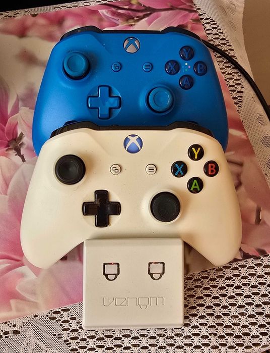 Xbox one S(1TB) mało używany