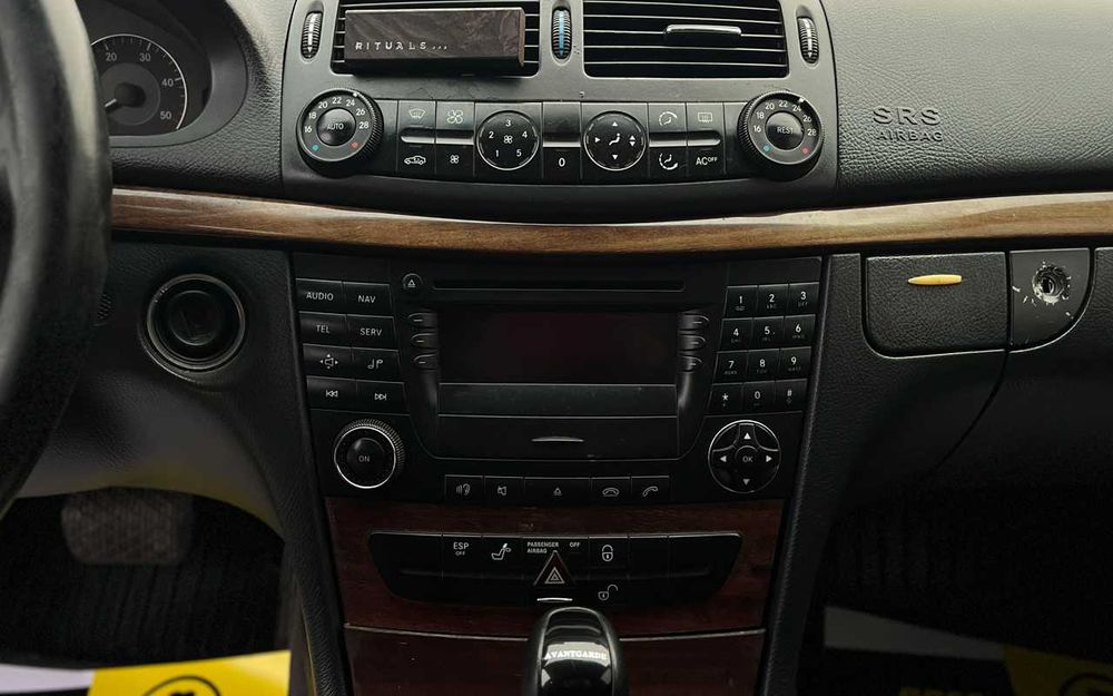 Mercedes-Benz E 220 2003