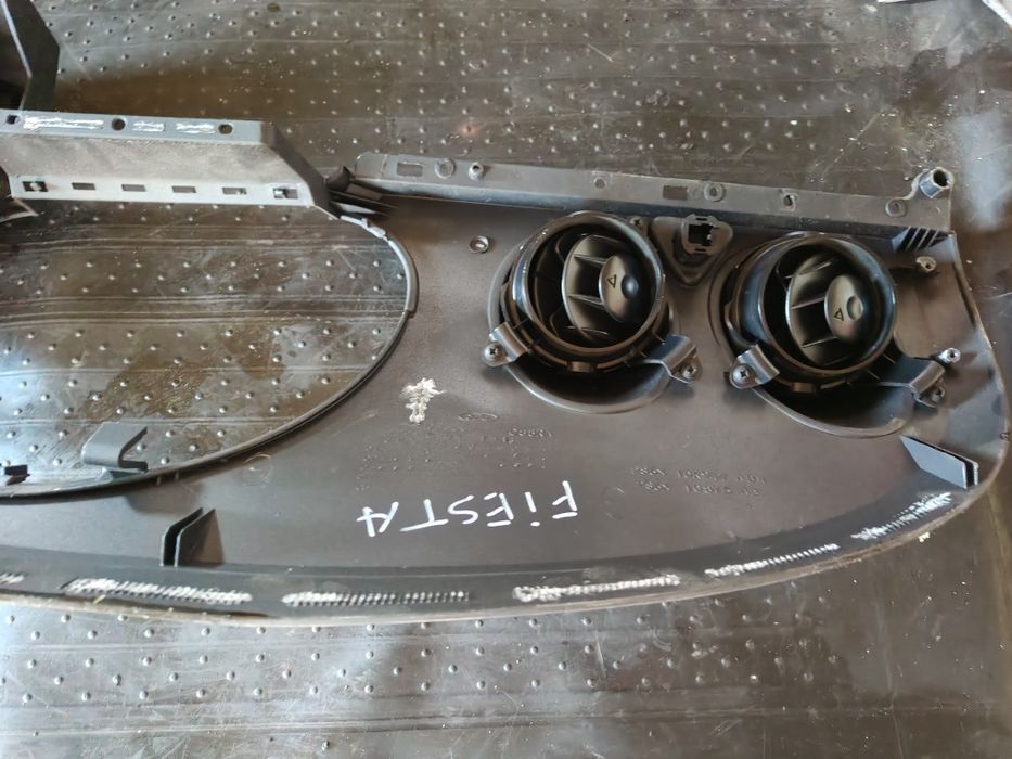 Kratka nawiewu powietrza pokrętło przełącznik świateł ford Fiesta mk6