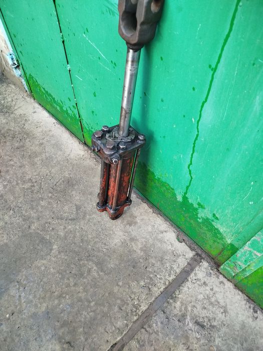 Гидроцидиндр навески ЦС-75