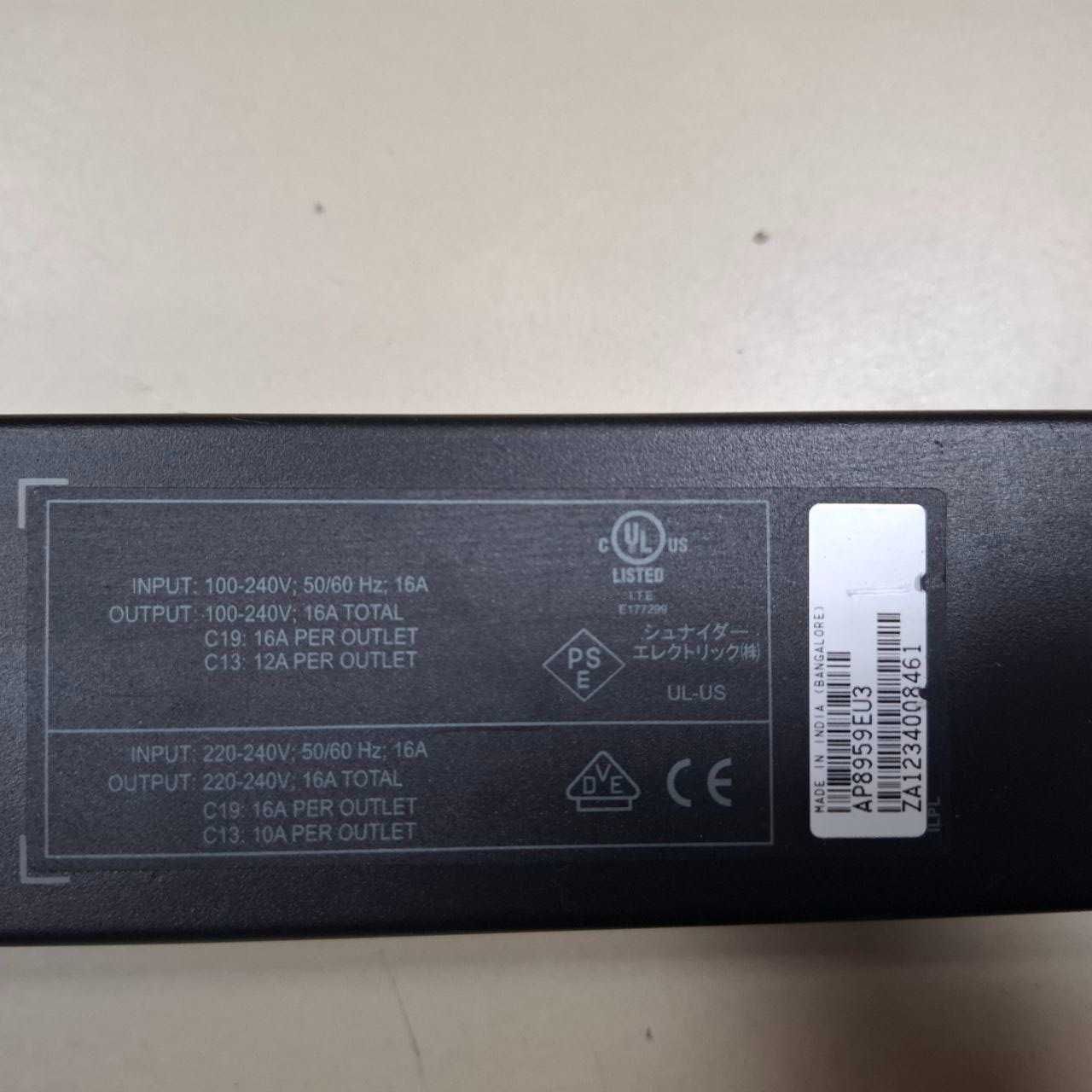 Розумний PDU APC (AP8959EU3) 16 А, 230 В, 24 розеток C13/C19