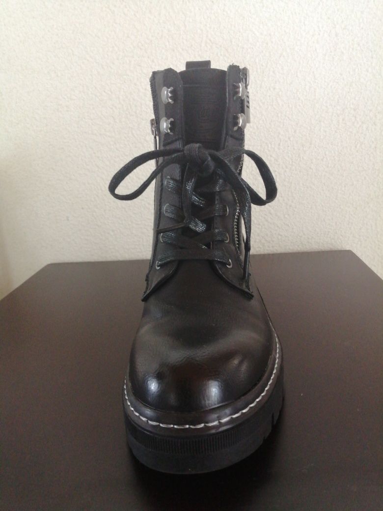 Botas em pele pretas - tmh: 37