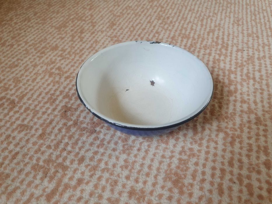 Stara malutka miseczka miska emaliowana 11,5cm