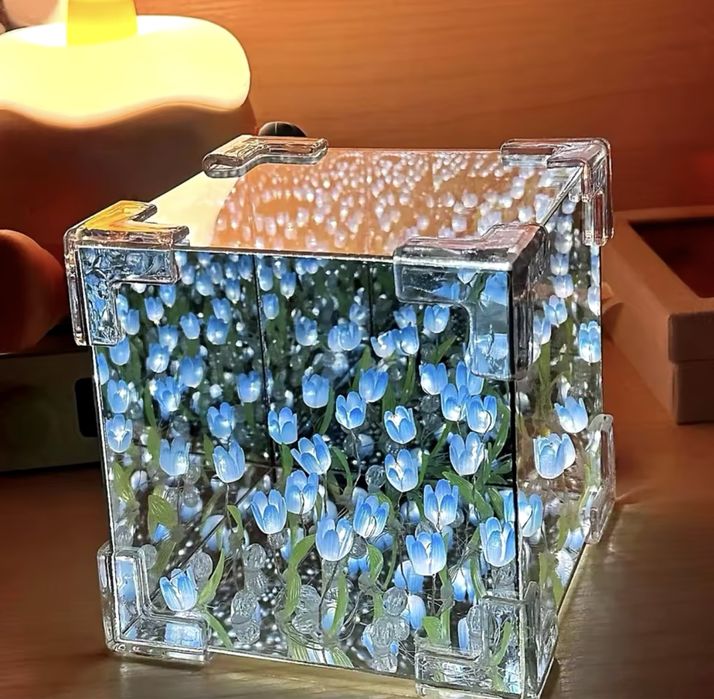 Нічник безкінечні тюльпани в кубі