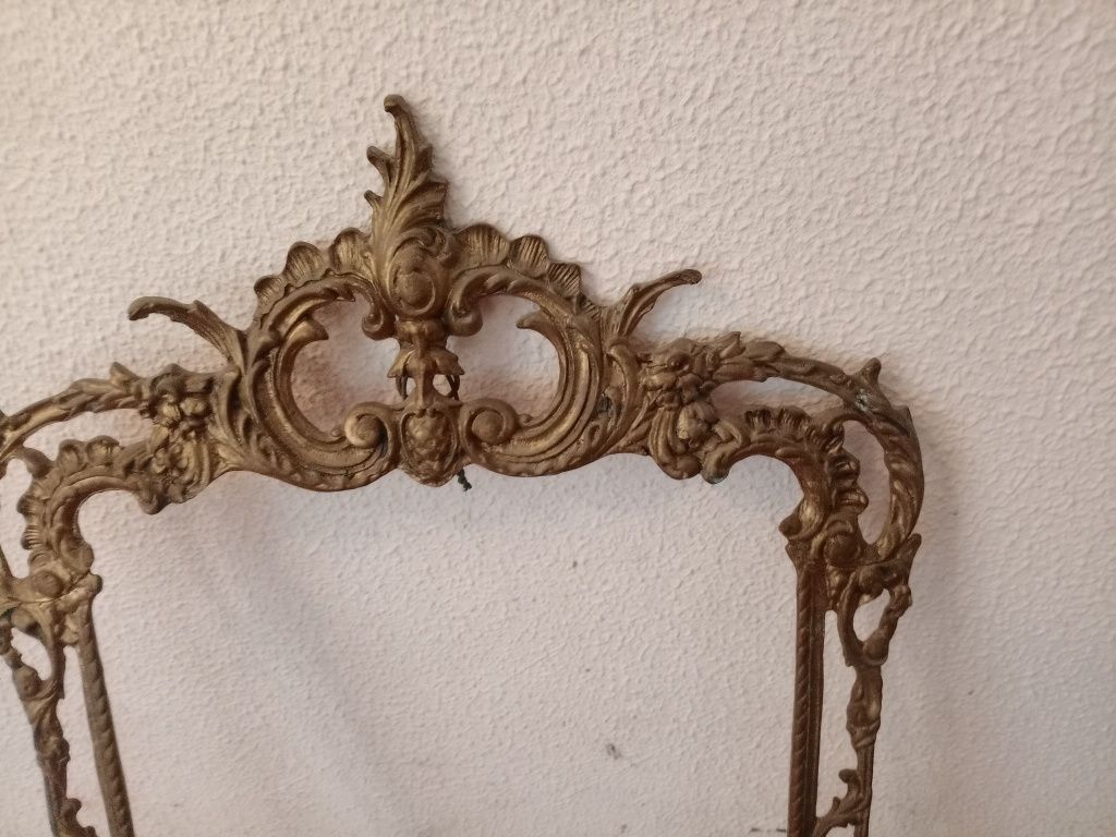 Moldura de metal